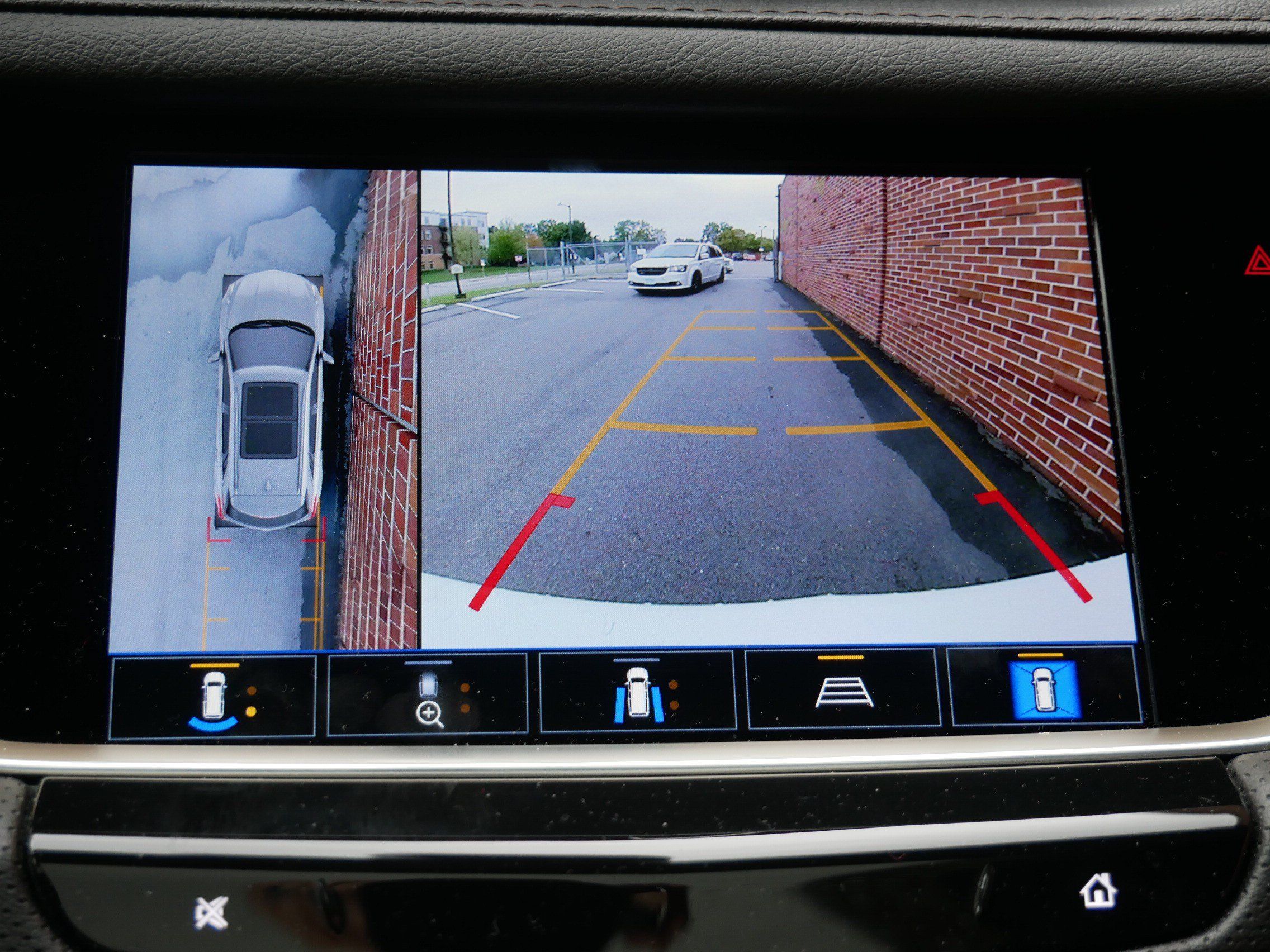 Used 2023 Cadillac XT5 Sportv w/ Technology Package AWD/4WD image 18