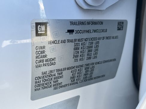 Used 2021 Chevrolet Silverado 1500 High Country w/ Technology Package image 11