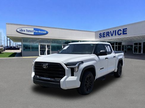 Used 2022 Toyota Tundra SR5 w/ Convenience Package RWD image 4