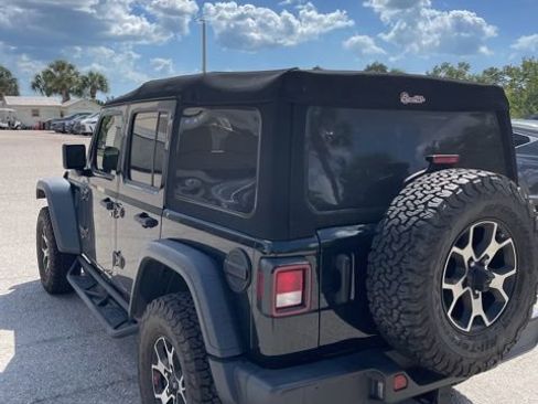Used 2021 Jeep Wrangler Unlimited Rubicon image 2