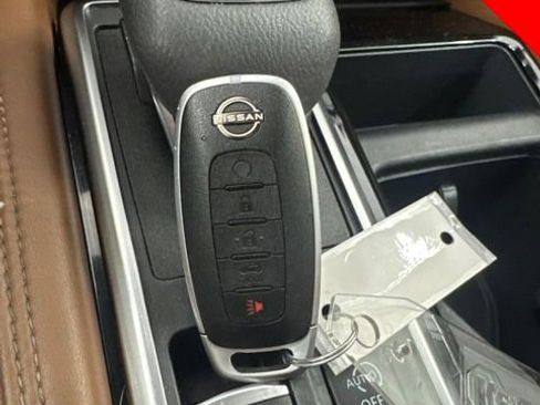 Certified 2024 Nissan Pathfinder Platinum FWD image 20