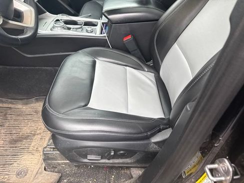 Used 2023 Ford Explorer XLT w/ Equipment Group 202A AWD/4WD image 5