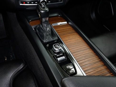 Used 2020 Volvo XC60 T6 Inscription w/ Protection Package Premier image 21