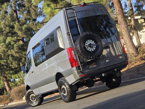 Used 2021 Mercedes-Benz Sprinter 2500 image 2
