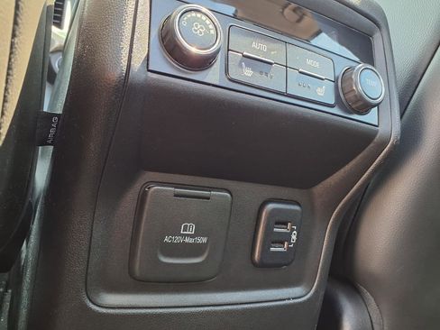 Used 2017 GMC Acadia Denali w/ Technology Package FWD image 28