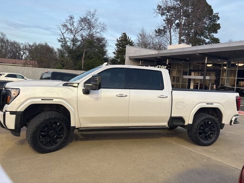 Used 2025 GMC Sierra 2500 Denali Ultimate image 1