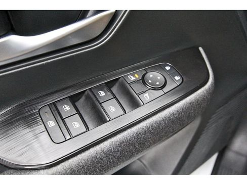 Used 2026 Nissan Kicks SV w/ SV Premium Package FWD image 21