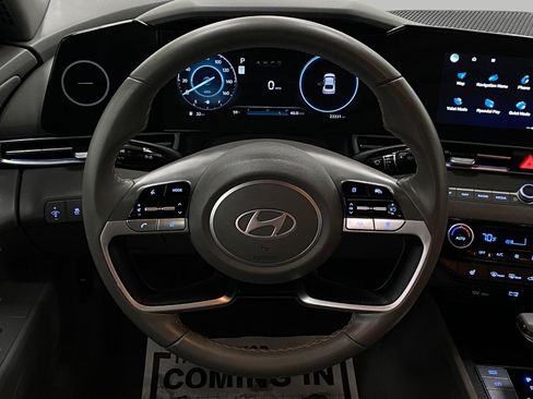 Certified 2025 Hyundai Elantra SEL FWD image 14