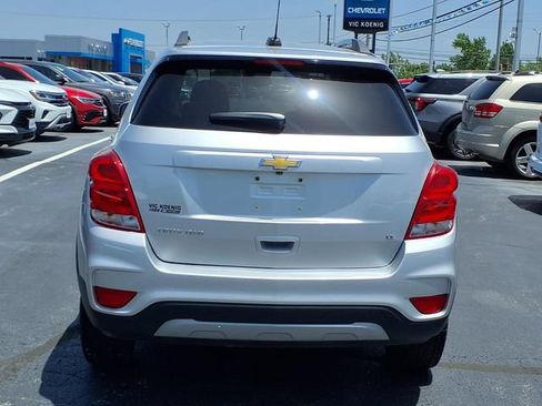 Used 2018 Chevrolet Trax LT w/ LT Convenience Package AWD/4WD image 19