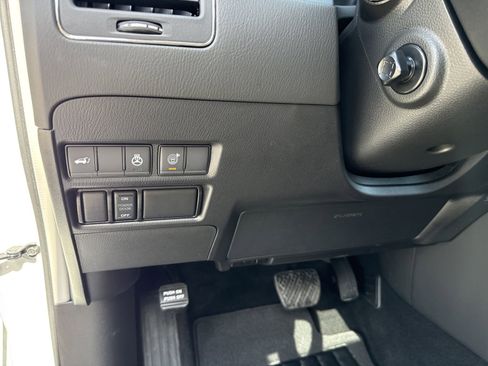 Used 2024 Nissan Armada Platinum w/ Captain's Chairs Package AWD/4WD image 20