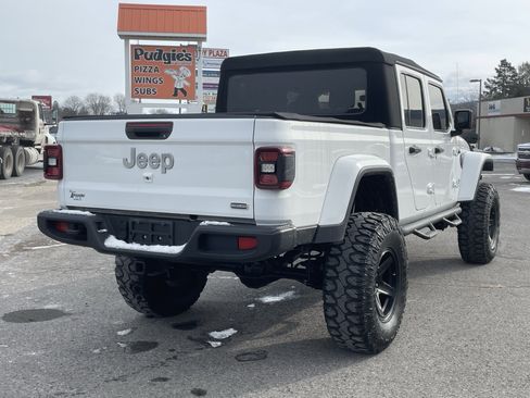 Used 2020 Jeep Gladiator Overland image 3