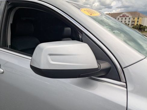Used 2018 GMC Acadia SLT FWD image 12