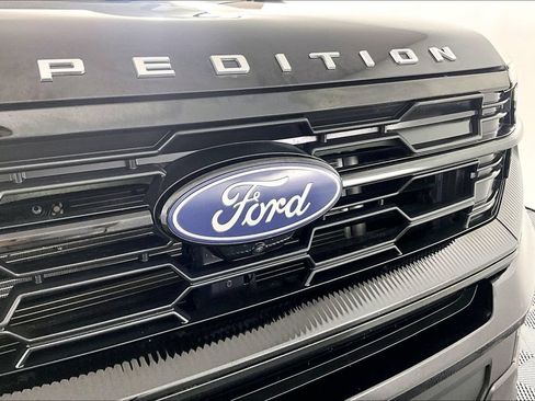 Used 2025 Ford Expedition Active AWD/4WD image 31