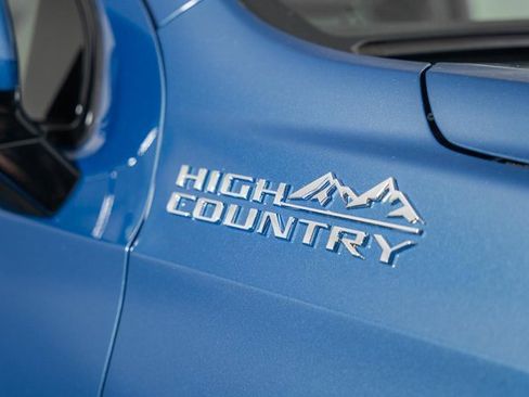 New 2026 Chevrolet Suburban High Country image 16