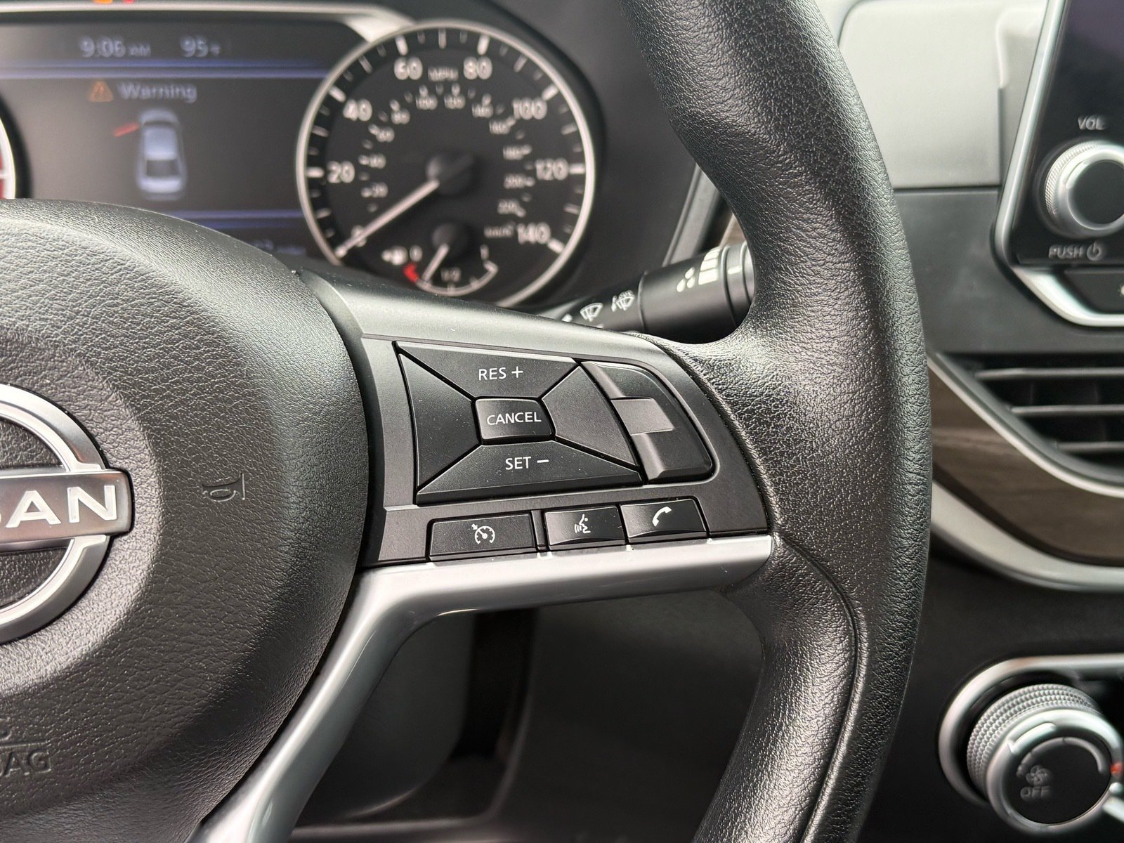 Used 2025 Nissan Altima 2.5 SV FWD image 18