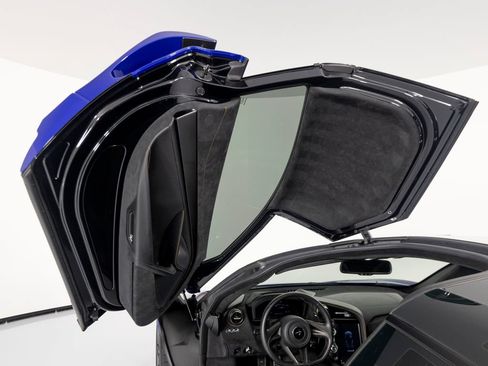 Used 2021 McLaren 720S Performance RWD image 11