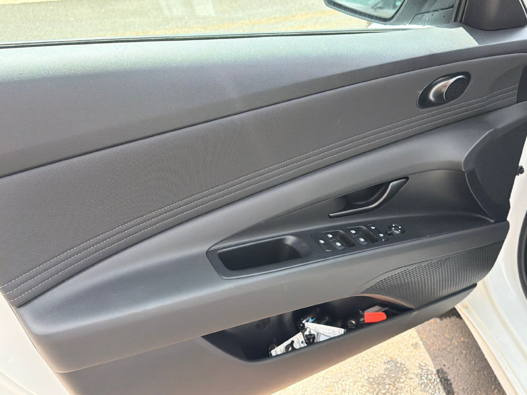 Used 2026 Hyundai Elantra Sport w/ Cargo Package FWD image 10