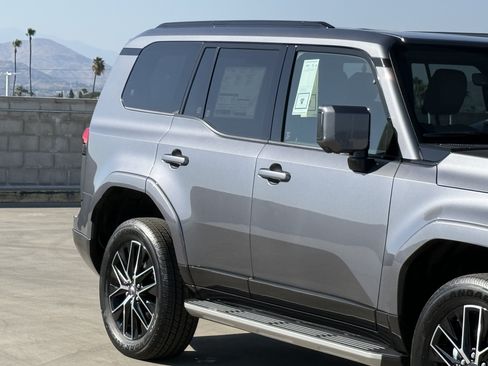 New 2026 Lexus GX 550 AWD/4WD image 5