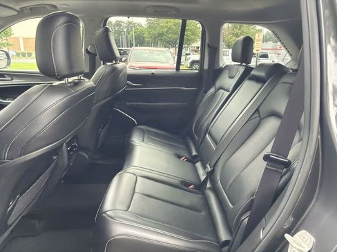 Used 2023 Jeep Grand Cherokee 4WD 4xe w/ Luxury Tech Group II image 23