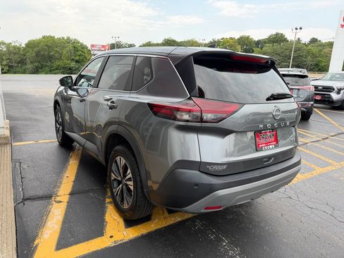 Used 2023 Nissan Rogue SV FWD image 8