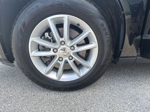 Used 2020 Dodge Grand Caravan SXT FWD image 38