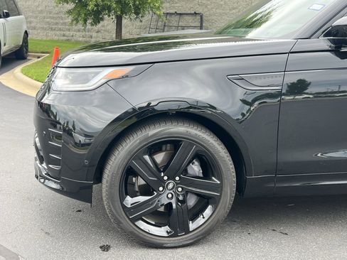 Certified 2023 Land Rover Discovery HSE R-Dynamic AWD/4WD image 14