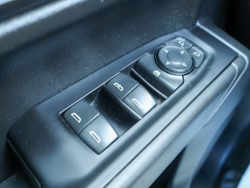 Used 2023 Chevrolet Silverado 1500 Custom image 16