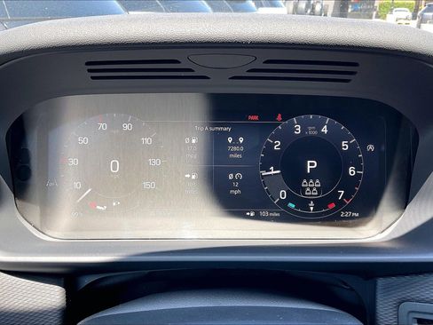 Used 2025 Land Rover Discovery Dynamic SE AWD/4WD image 24