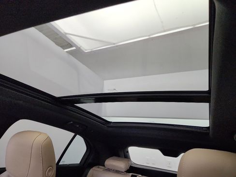 Used 2024 Cadillac XT4 Luxury w/ Cold Weather Package image 31