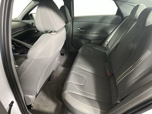 Certified 2025 Hyundai Elantra SEL FWD image 26