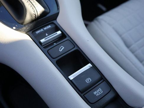 New 2026 Honda HR-V LX image 28