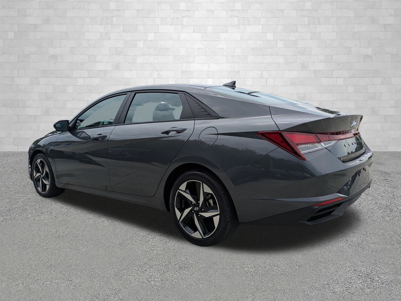 Certified 2023 Hyundai Elantra SEL w/ Convenience Package FWD image 4