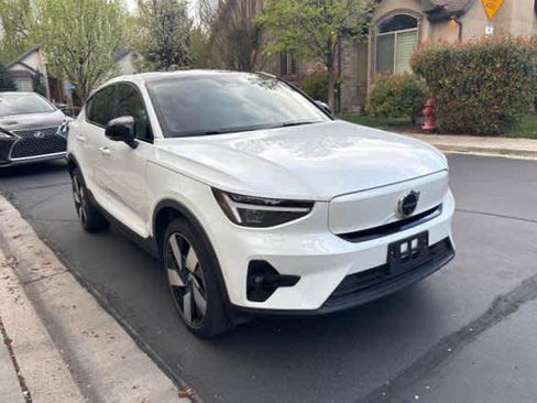 Used 2023 Volvo C40 P8 Recharge Ultimate image 6