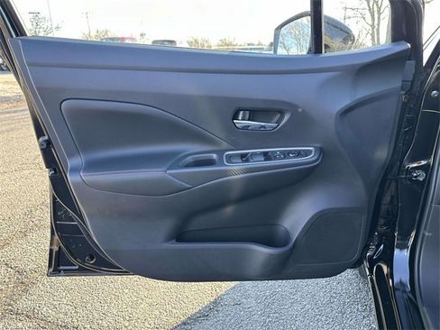 New 2025 Nissan Versa SR w/ Trunk Package image 14