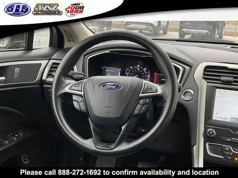 Used 2020 Ford Fusion SE image 14