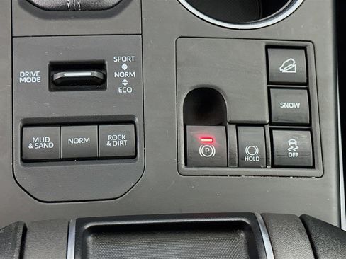 Used 2024 Toyota Highlander LE image 26