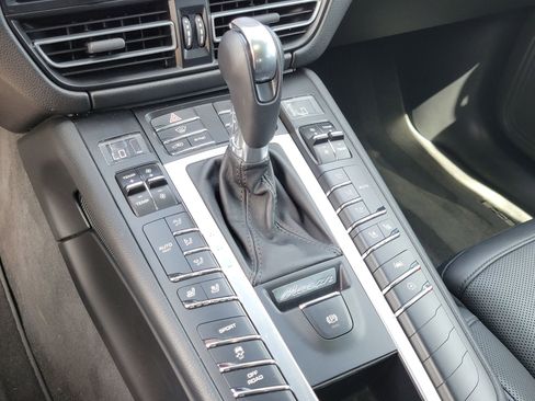 Used 2021 Porsche Macan S image 21
