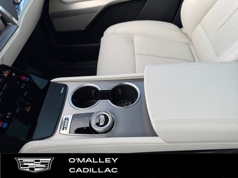 New 2026 Cadillac Vistiq Sport w/ LPO, Floor Liner Package image 22