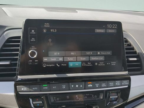 New 2026 Honda Odyssey Touring image 13