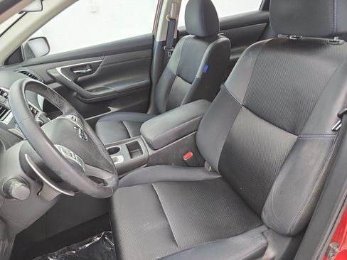 Used 2016 Nissan Altima 2.5 SR w/ Interior Lighting Package FWD image 14