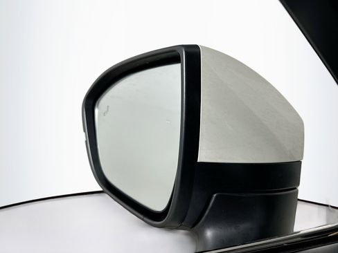 Used 2024 Nissan Pathfinder SV image 16