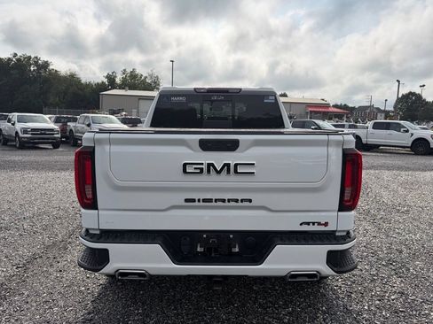 Used 2022 GMC Sierra 1500 AT4 w/ AT4 Preferred Package AWD/4WD image 9