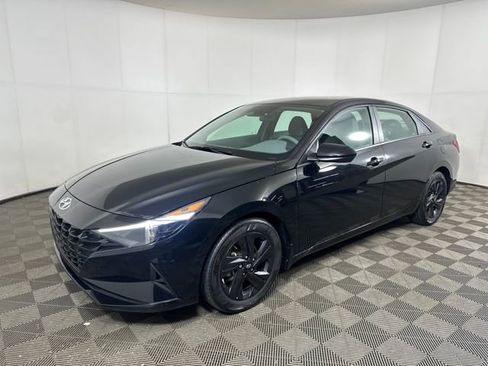 Used 2023 Hyundai Elantra SEL image 7
