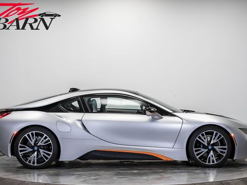 Used 2015 BMW i8 image 6