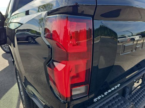 Used 2023 Chevrolet Colorado LT w/ LT Convenience Package III image 33