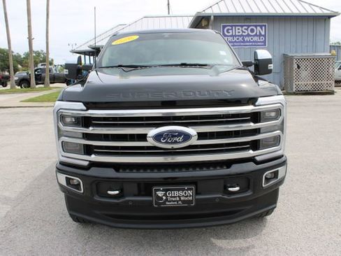 Used 2025 Ford F250 Platinum w/ Platinum Plus Package AWD/4WD image 2