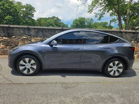 Used 2023 Tesla Model Y Long Range AWD/4WD image 8