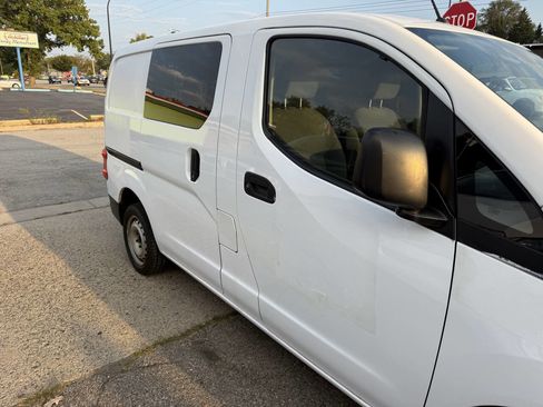 Used 2019 Nissan NV200 S image 6