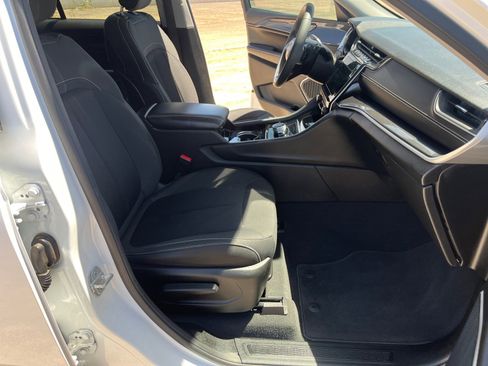 Used 2023 Jeep Grand Cherokee Laredo w/ Trailer Tow Prep Group (B) image 30