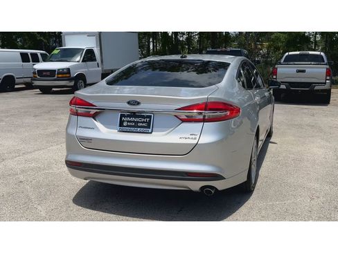 Used 2018 Ford Fusion SE FWD image 8